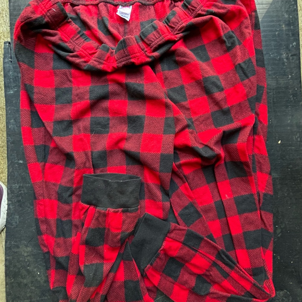 3XL Holiday time red plaid pajama pants with ribbed ankles.